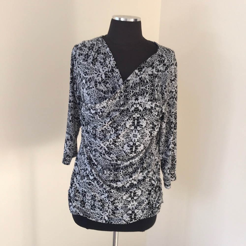 VINCE CAMUTO Size L Black Printed faux wrap top